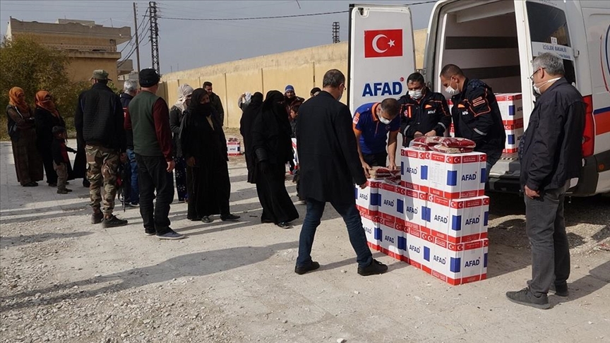 Rasulayn ve Tel Abyad'daki ihtiyaç sahiplerine gıda yardımı