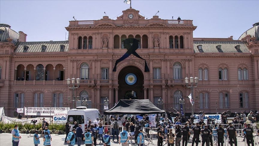 Argentina: Hiljade ljudi oprašta se od Maradone