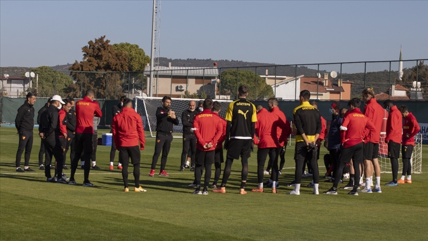 Göztepe'de 2 futbolcunun Kovid-19 testi pozitif çıktı