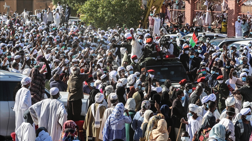 Sudan: Thousands attend funeral of former premier