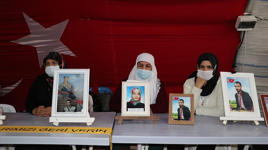 تركيا.. أمهات "ديار بكر" تواصلن الاعتصام منذ 453 يوما