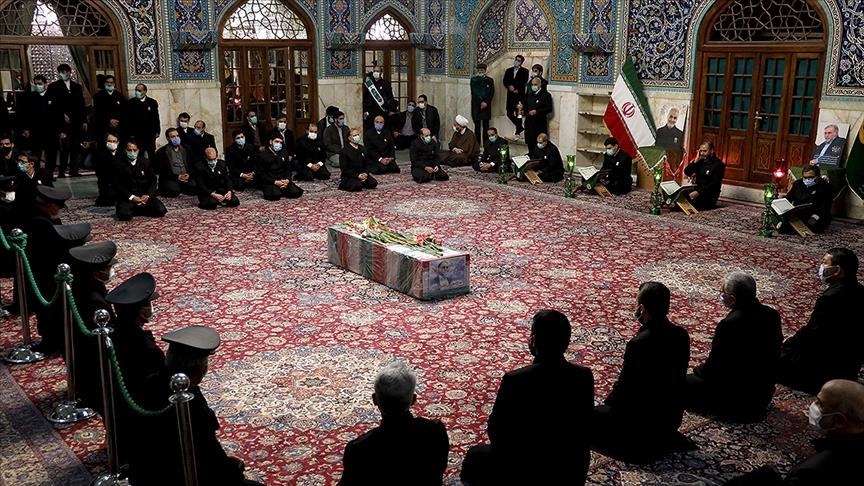 Ji bo zanyarê nukleerê yê Îranî Fexrîzade li Meşhed û Qûmê merasima cinazeyê hat lidarxistin