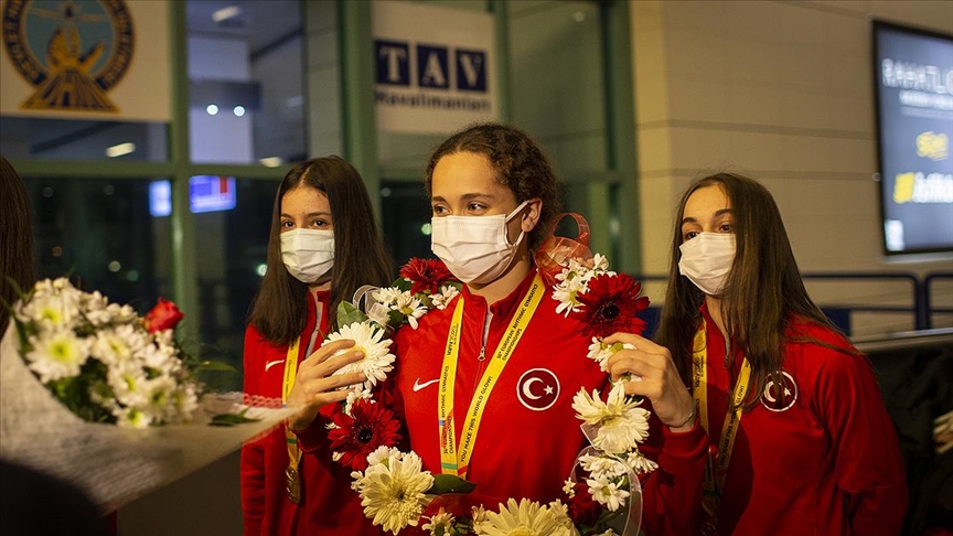 Avrupa şampiyonu Kadın Ritmik Cimnastik Grup Milli Takımı yurda döndü