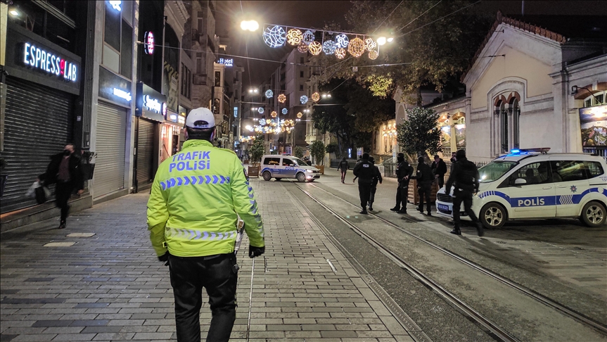 Policijski sat u Istanbulu: Prazne ulice u jednom od najmnogoljudnijih gradova svijeta