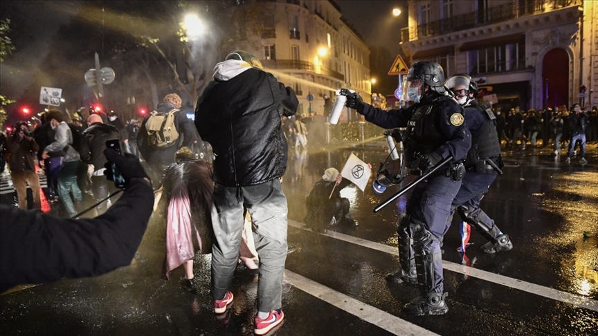 Fransa’da polis şiddetinin yol açtığı siyasi kriz