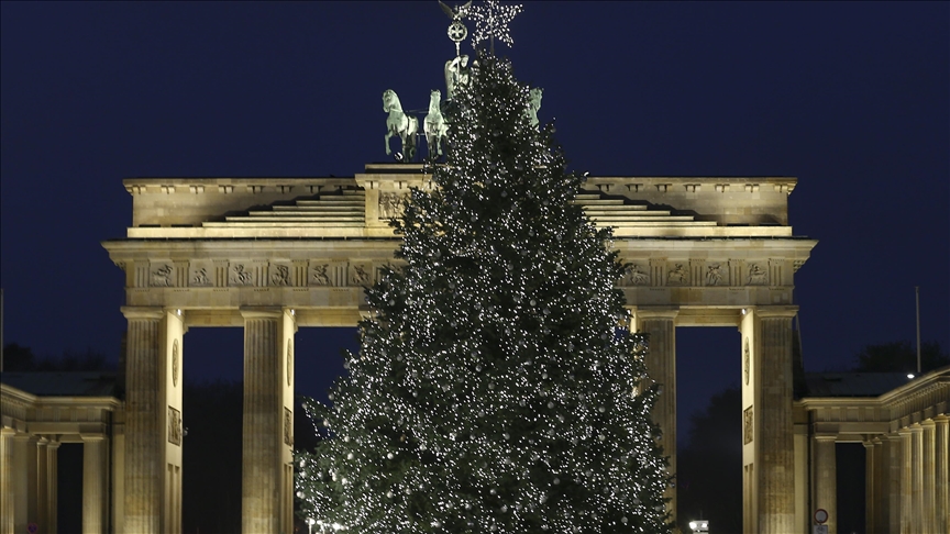 Njemačka: Povodom predstojećih praznika osvijetljene ulice Berlina