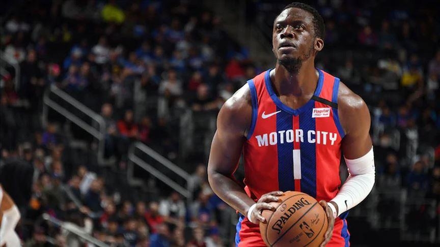 Reggie Jackson agrees new 1-year deal with LA Clippers