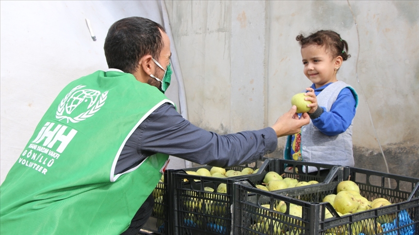 İHH'dan Suriye'ye 470 ton sebze ve meyve yardımı