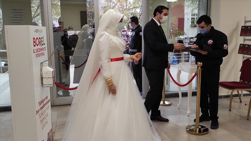 Istanbul Daki Nikah Salonlarinda Yogunluk Yasaniyor