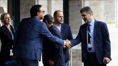 Opositor observa un mejor ambiente en conversaciones que buscan crear una Constitución en Siria