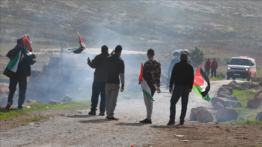 Palestine : Des dizaines de cas d'asphyxie dans la répression des marches en Cisjordanie