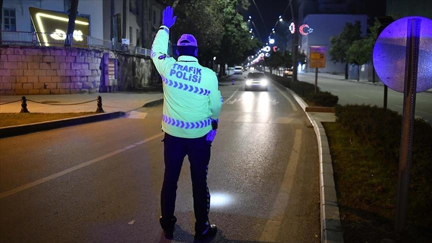 Turkey-wide weekend curfew becomes effective