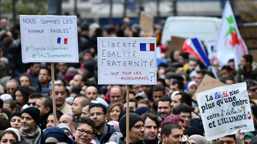 France: associations et intellectuels vent debout contre la dissolution du CCIF