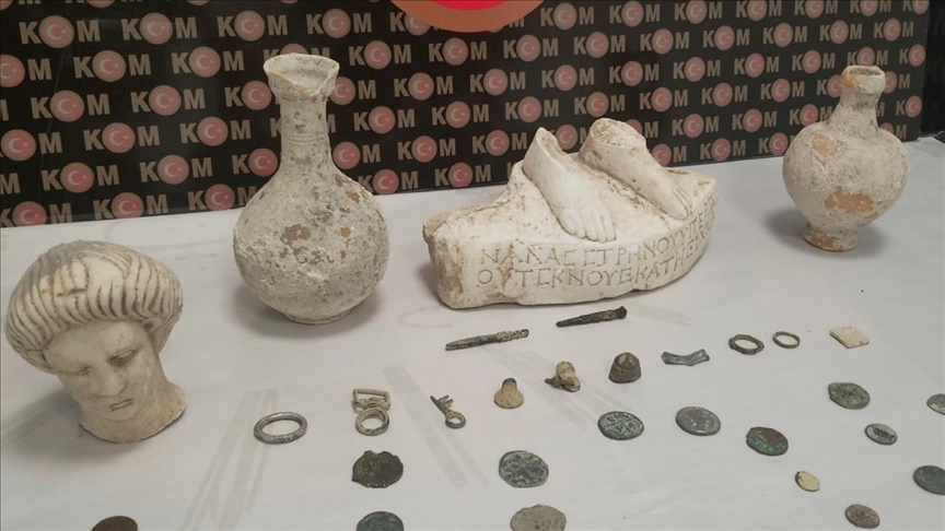 Over 820 artifacts recovered from smugglers in Turkey