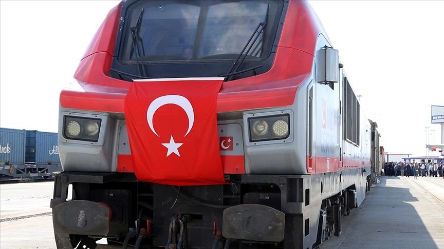 1st export train heads from Turkey to China