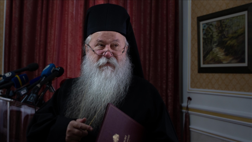 Srbija: Mitropolit dabrobosanski Hrizostom hospitaliziran u Beogradu, zaražen koronavirusom