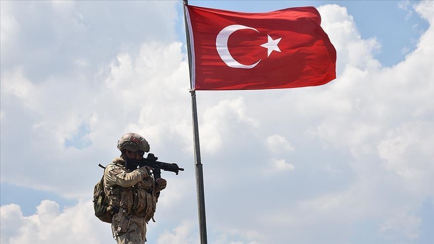 Terör örgütü PKK'dan kaçan 5 örgüt mensubu güvenlik güçlerine teslim oldu