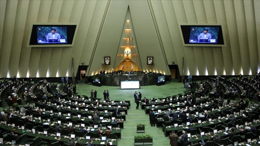 El máximo organismo de Irán respalda el proyecto de ley que limita los compromisos nucleares del país