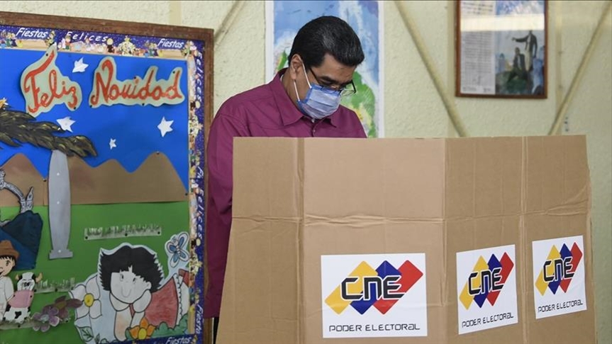 Vénézuéla : le parti de Maduro remporte les législatives 