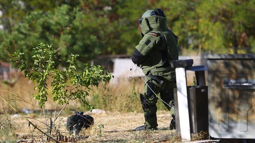 تفكيك قنبلة في مدينة أعزاز شمالي سوريا 