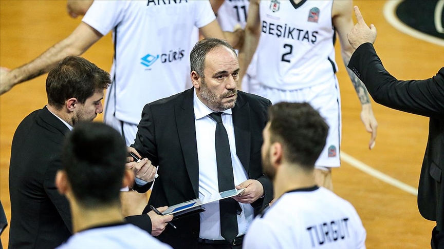 basketbol devrimi yapmaya calisiyoruz