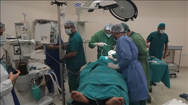 Syria: Turkish doctors perform 40 surgeries in 48 hours