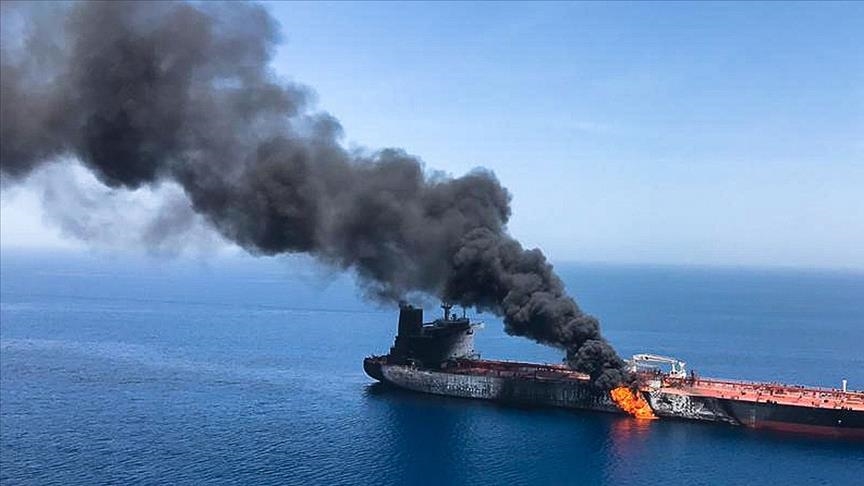 Explosion hits oil tanker off Saudi Arabian port