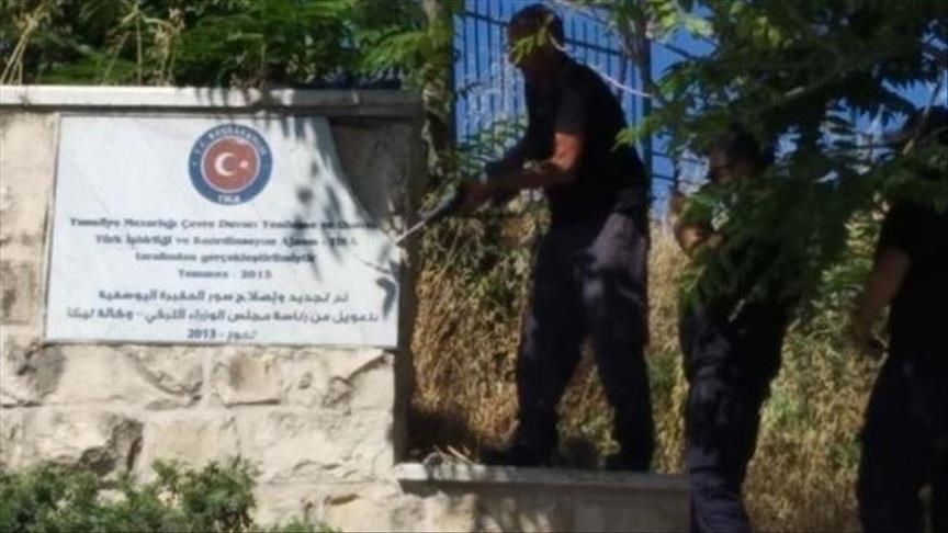 Israel raids Muslim cemetery in occupied Jerusalem