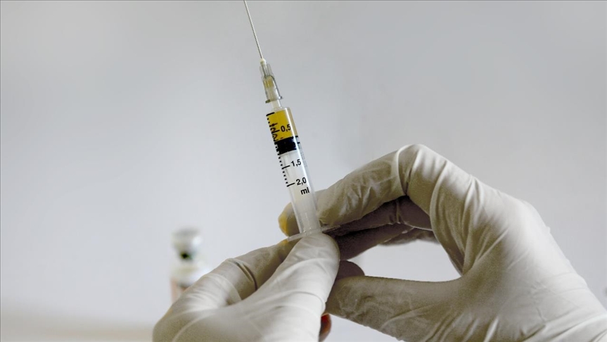 Agencia reguladora de medicamentos de EEUU considera que la vacuna de Moderna es eficaz y segura