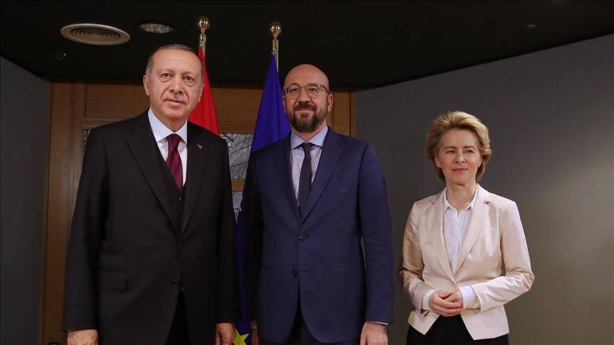 Erdogan habla con el presidente del Consejo Europeo sobre las relaciones UE-Turquía 