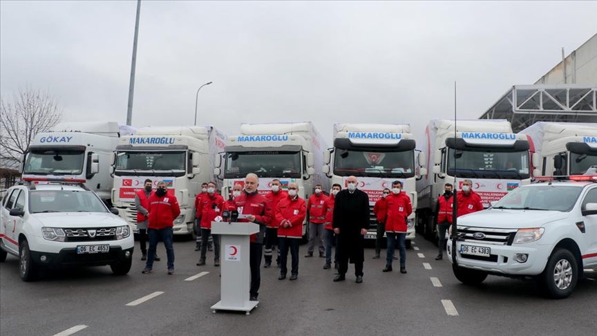 Türk Kızılay'ın Azerbaycan ve Bosna Hersek'e insani yardım taşıyan tırları yola çıktı