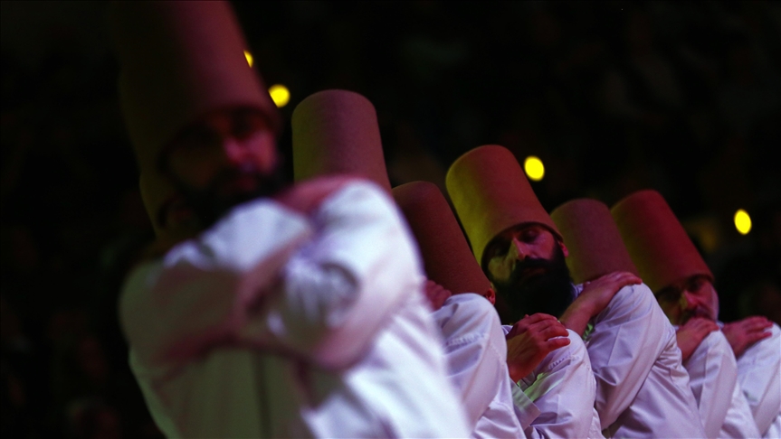 Turquía conmemora el 747 aniversario de la muerte del célebre poeta musulmán Jalaluddin al-Rumi