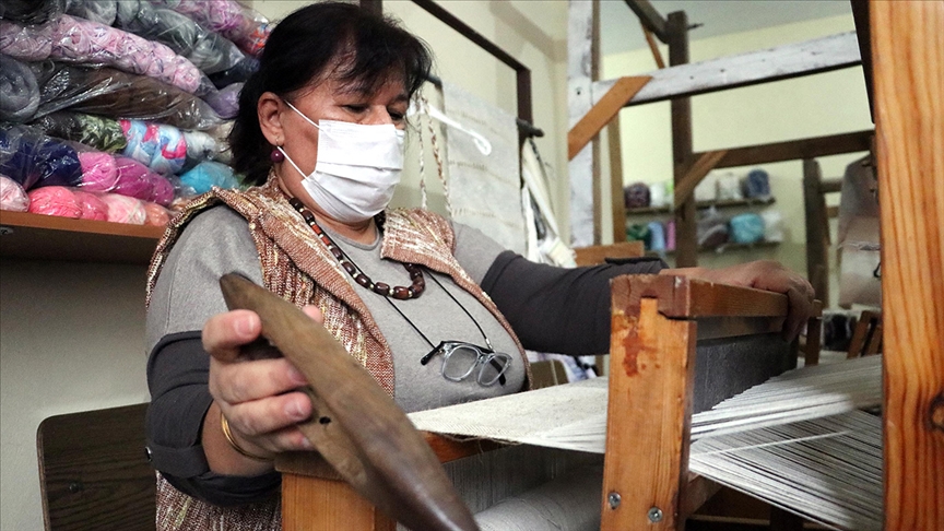'Melahat usta' asırlık el sanatını geleceğe taşıyor