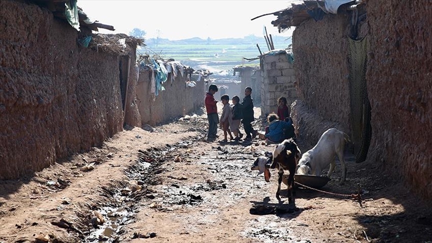 El invierno hace más difíciles las condiciones de vida de los refugiados afganos en Pakistán