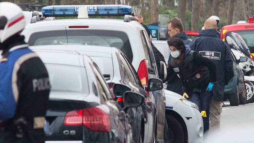 French police arrest 4 more persons in Hebdo attack