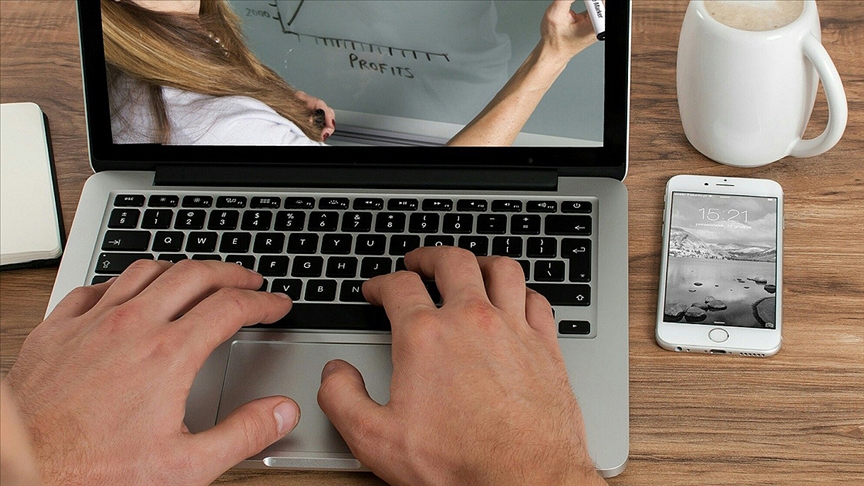'Sivil üniversite' ADA'nın çevrim içi başlayacak eğitimlerine binlerce kişi başvurdu