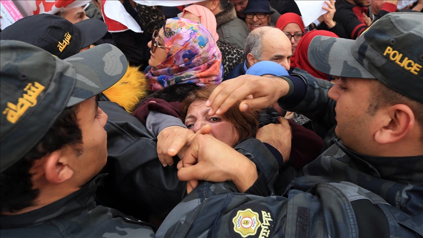 تونس.. مصور الأناضول يفوز بمسابقة "قوة الشعوب 2020" 