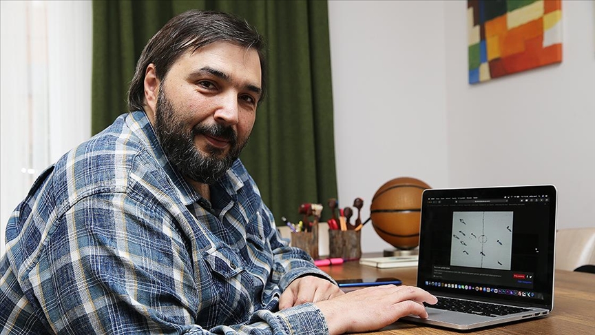 Gazeteci Kaan Kural'ın favori AA karesi 'Koronavirüsle zorlu mücadele' oldu