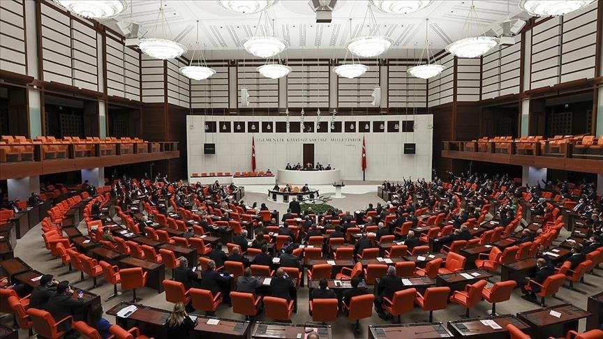 Turkish parliament approves Libya troops motion