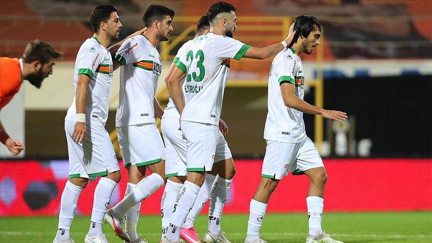 Lider Alanyaspor yarın Malatya'yı konuk edecek