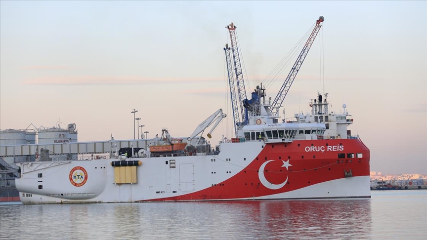 Oruç Reis gemisi Antalya Limanı'ndan ayrıldı