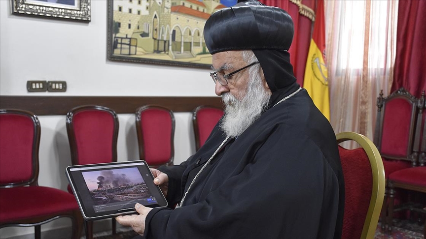 Lübnan'da Süryani Ortodoks Patriği Saliba'nın seçimi 'Lübnan'da patlama' fotoğrafı oldu