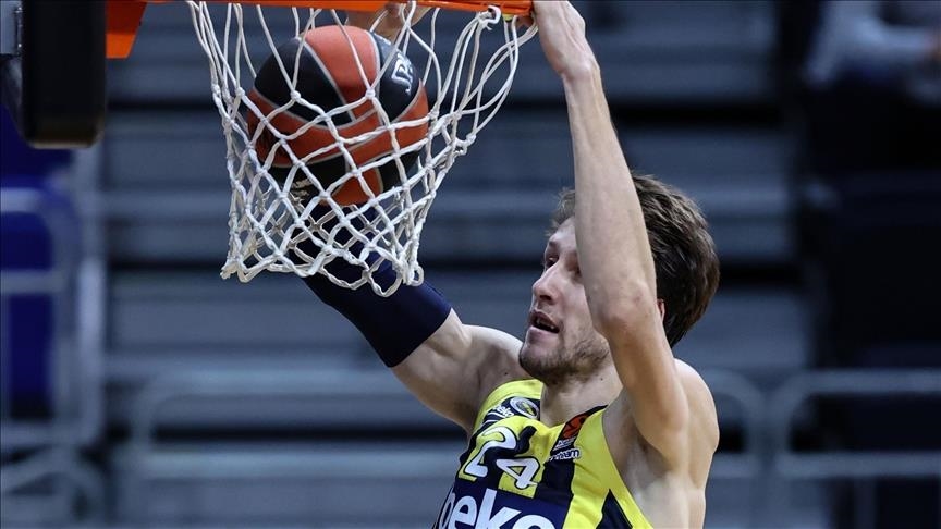 Fenerbahce defeat Olympiacos 84-77 to end struggles