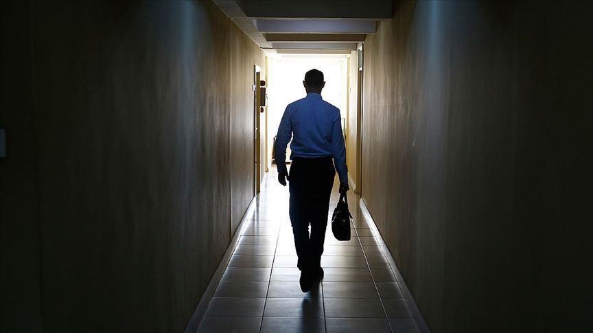 US initial jobless claims fall lowest level in 3 weeks