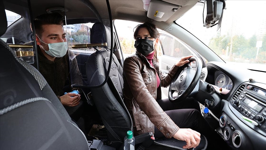 Taksi durağının 'Sabire abla'sı aile geleneğini sürdürüyor