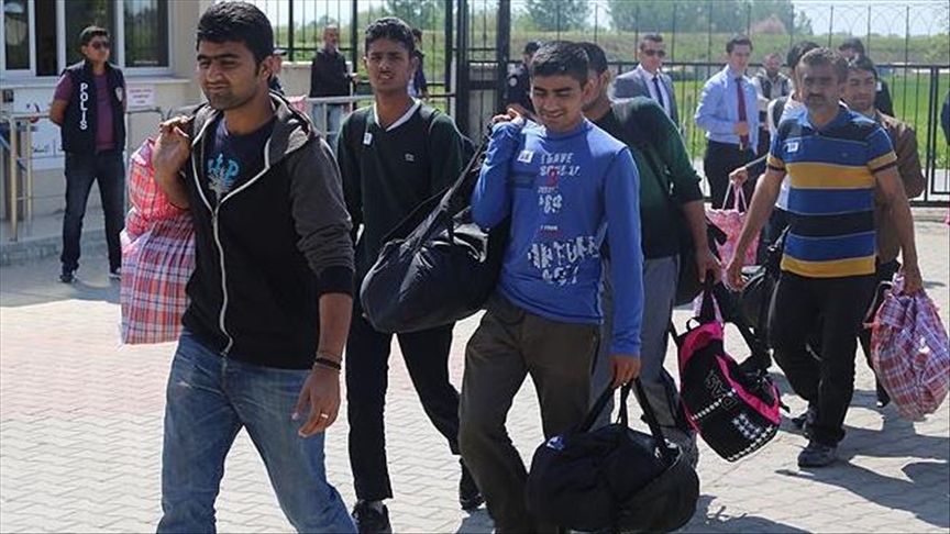 8 asylum seekers held in northwestern Turkey