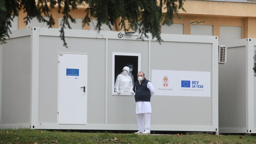 Србија ја започна вакцинацијата против коронавирусот, меѓу првите се вакцинира премиерката Брнабиќ