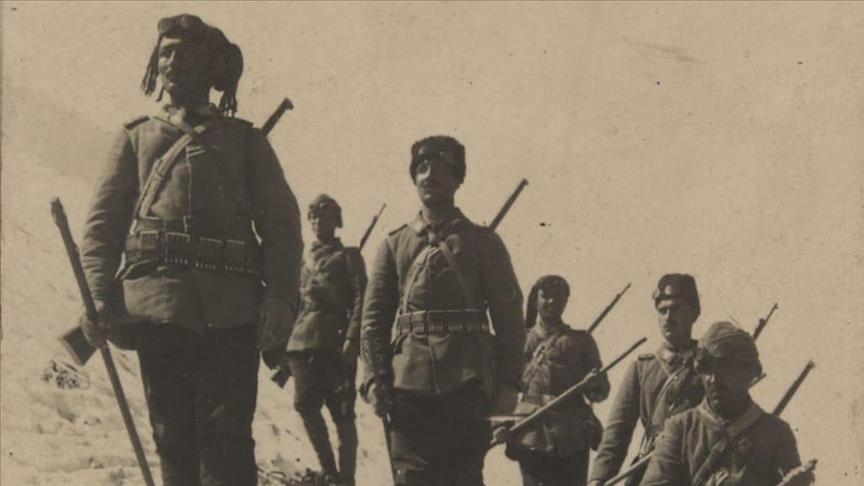 الدفاع التركية تنشر صور جنود في معركة "صاري قامش" 1915