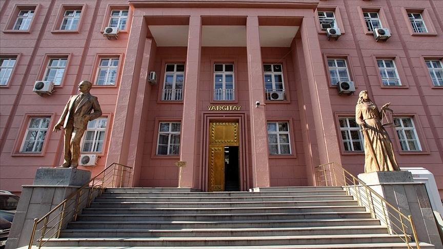 Yargıtay yasak olmasına rağmen 'U dönüşü' yaparak kazaya neden olmayı bilinçli taksir saydı
