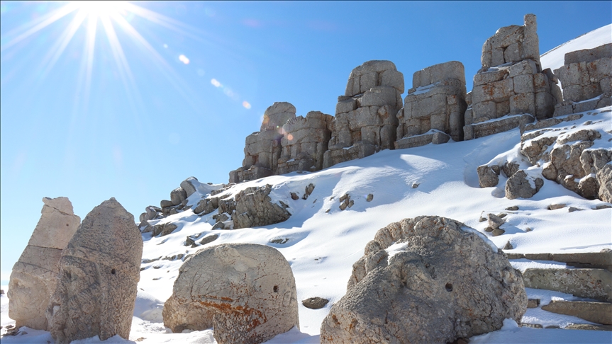 Çiyayê Nemrûdê ji bo heyama turîzmê deriyên xwe girt